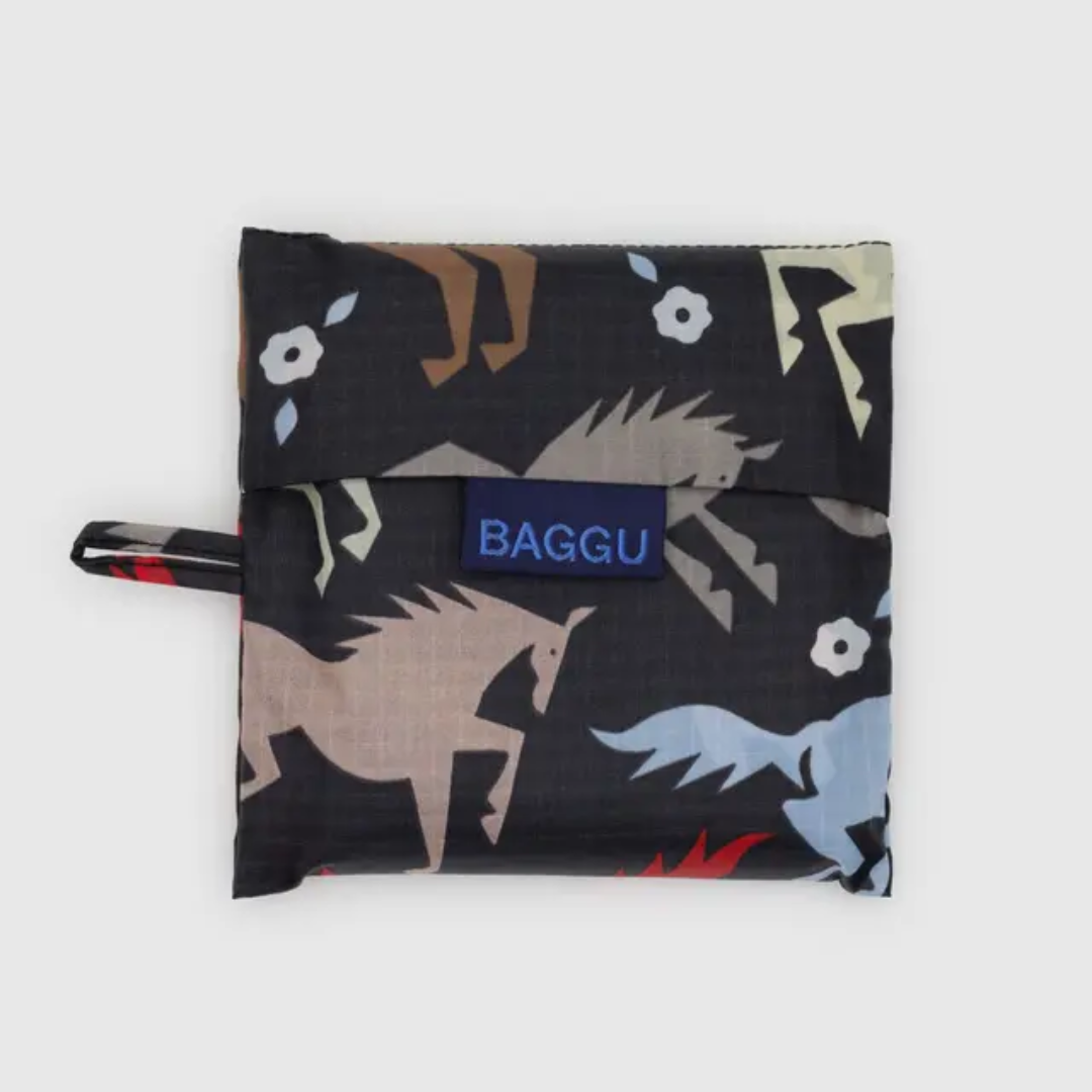 Shopping bag in pouch