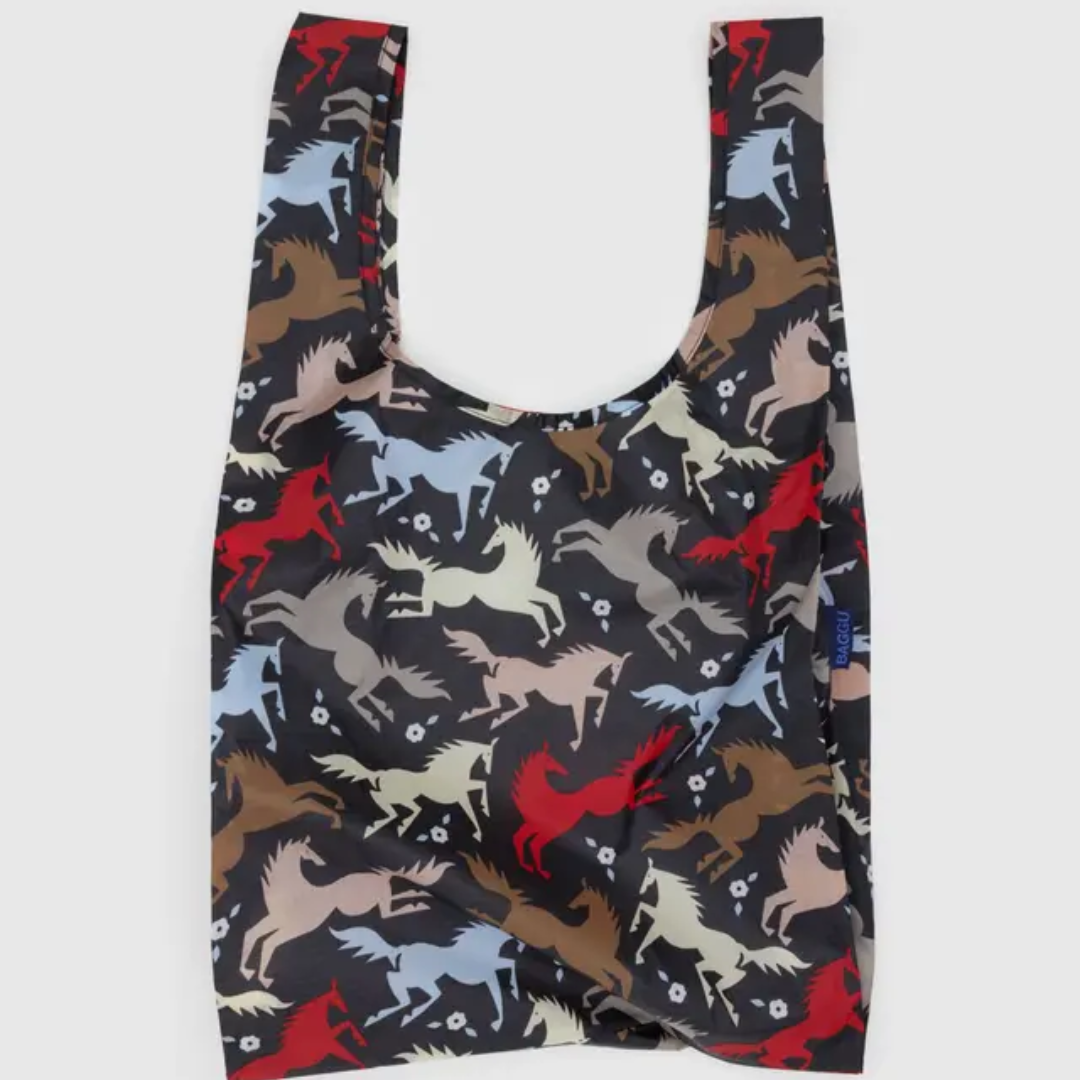 Shopping bag with horse pattern