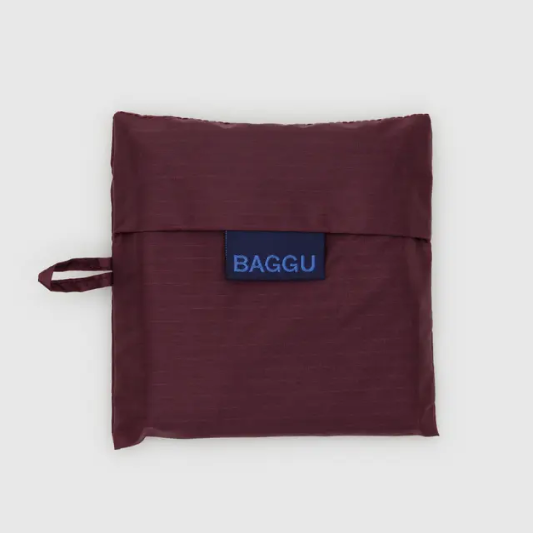 Shopping bag in its pouch