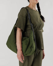 Load image into Gallery viewer, Baggu Large Nylon Crescent Bag - Bay Laurel
