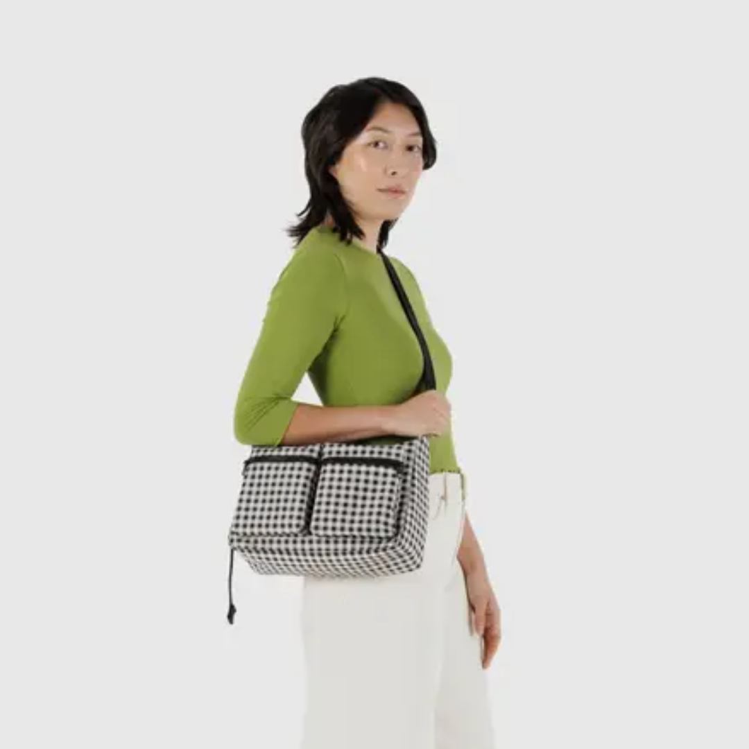 Model holding bag for scale