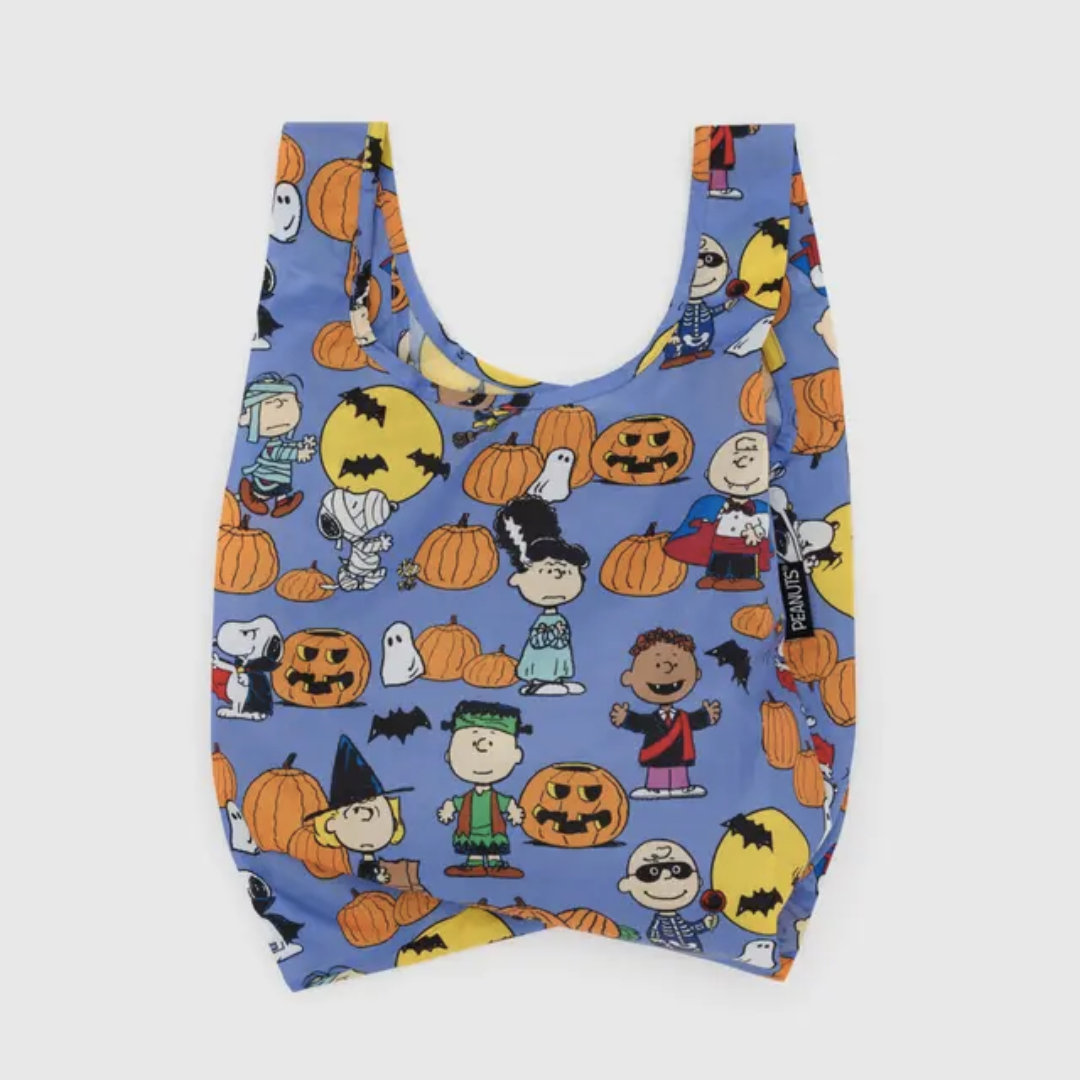 Reusable bag with Halloween-themed design featuring Peanuts characters and pumpkins on a blue background.