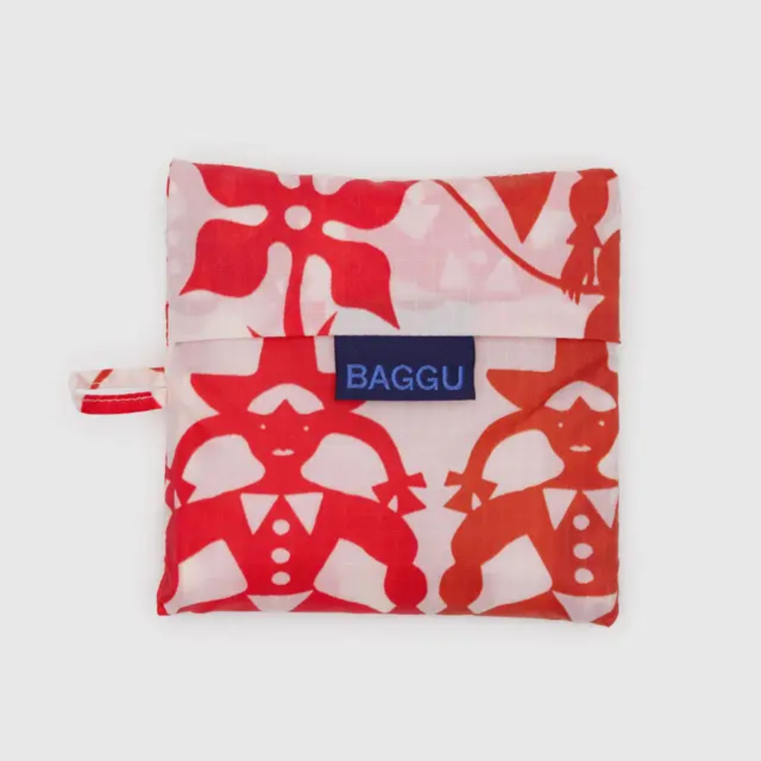 Shopping bag in its pouch