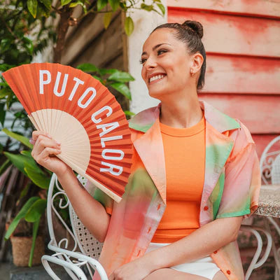 Model with the fan on a sunny day