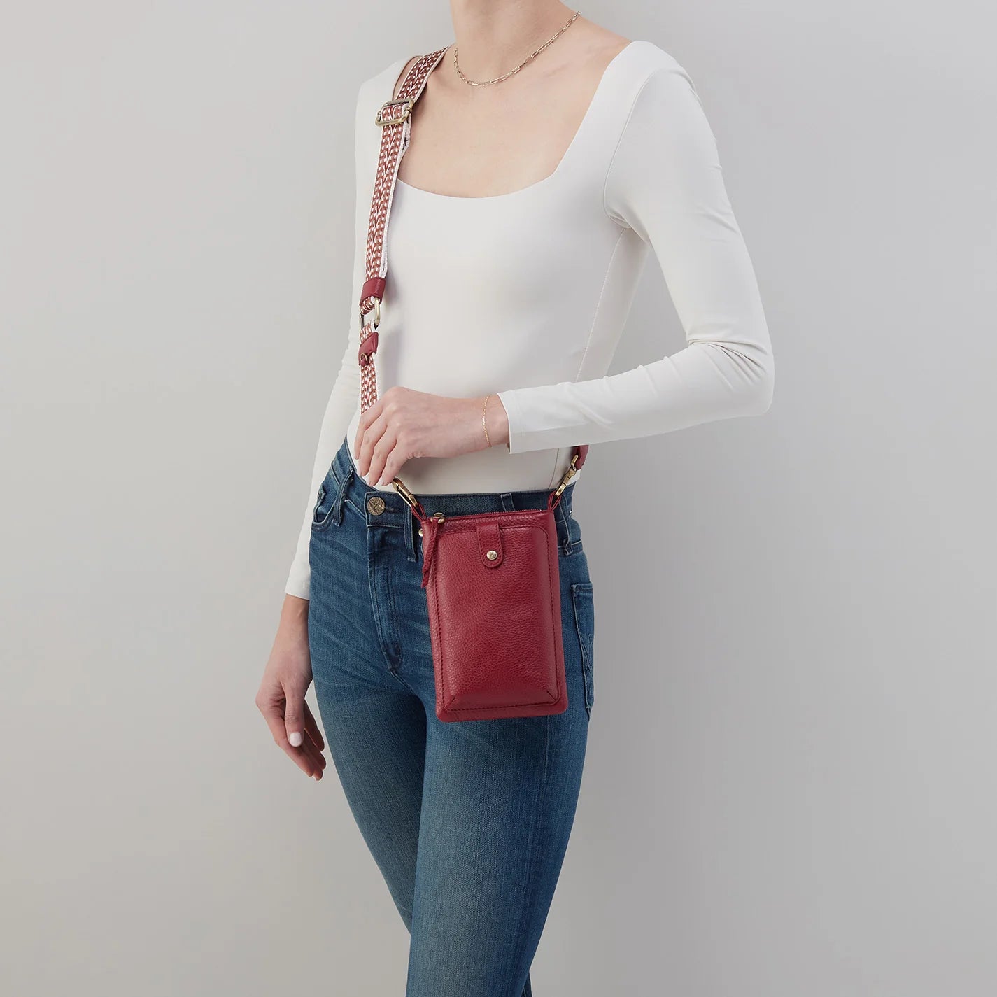 Hobo Cass Phone Crossbody - Wine