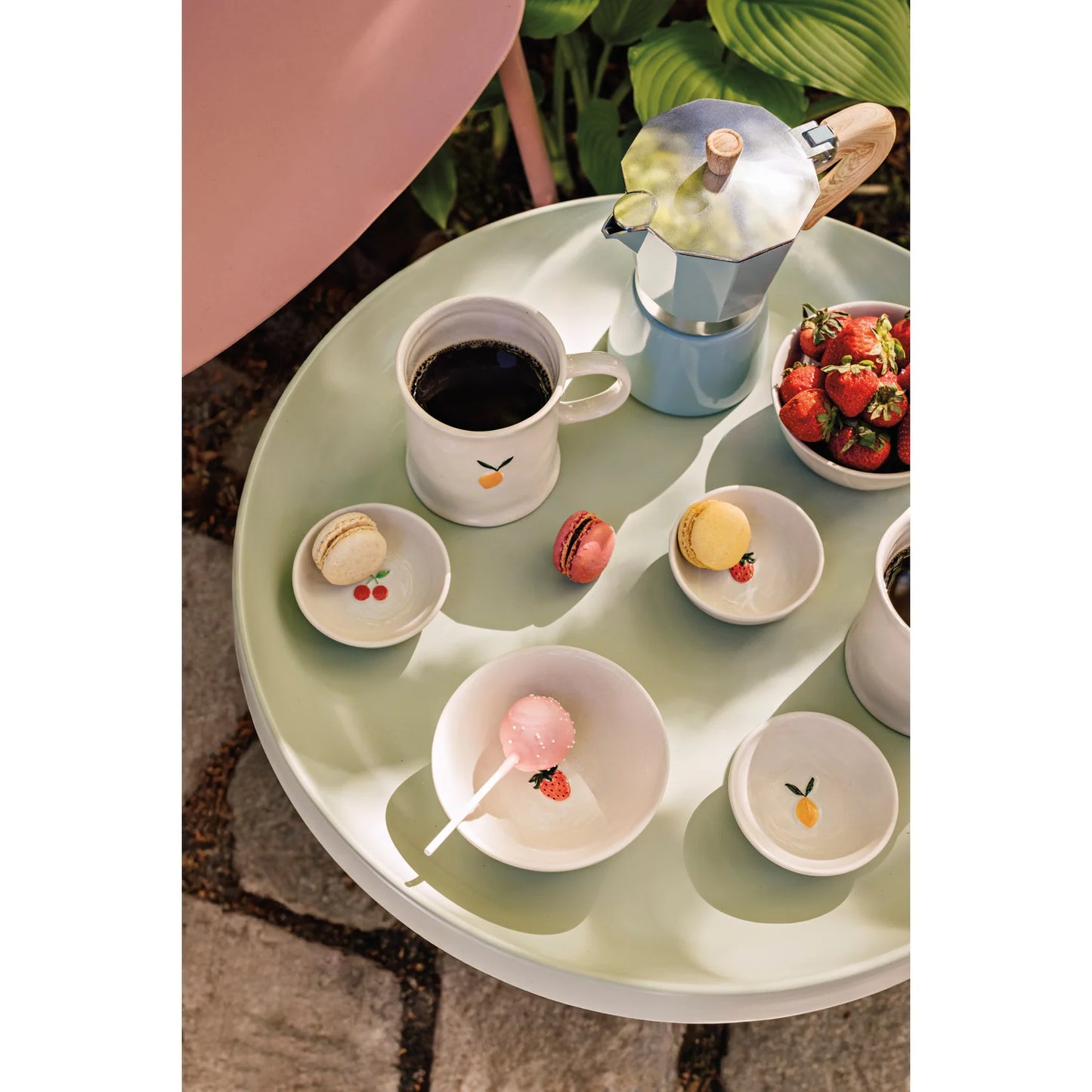 Petite Motif Strawberry Pinch Bowl