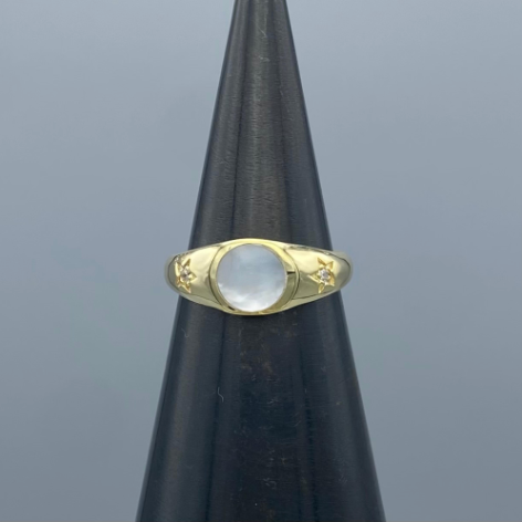 V Mother of Pearl Star Signet Ring