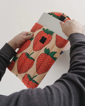 Load image into Gallery viewer, Baggu Puffy Laptop Sleeve 13&quot;/14&quot; - Strawberry
