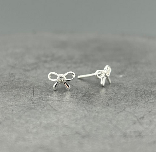 SS Cute CZ Bow Studs