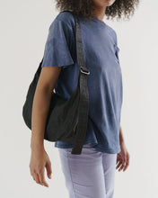 Load image into Gallery viewer, Baggu Medium Nylon Crescent Bag - Black
