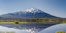 Load image into Gallery viewer, The Mountain Tumbler - Mt. Bachelor
