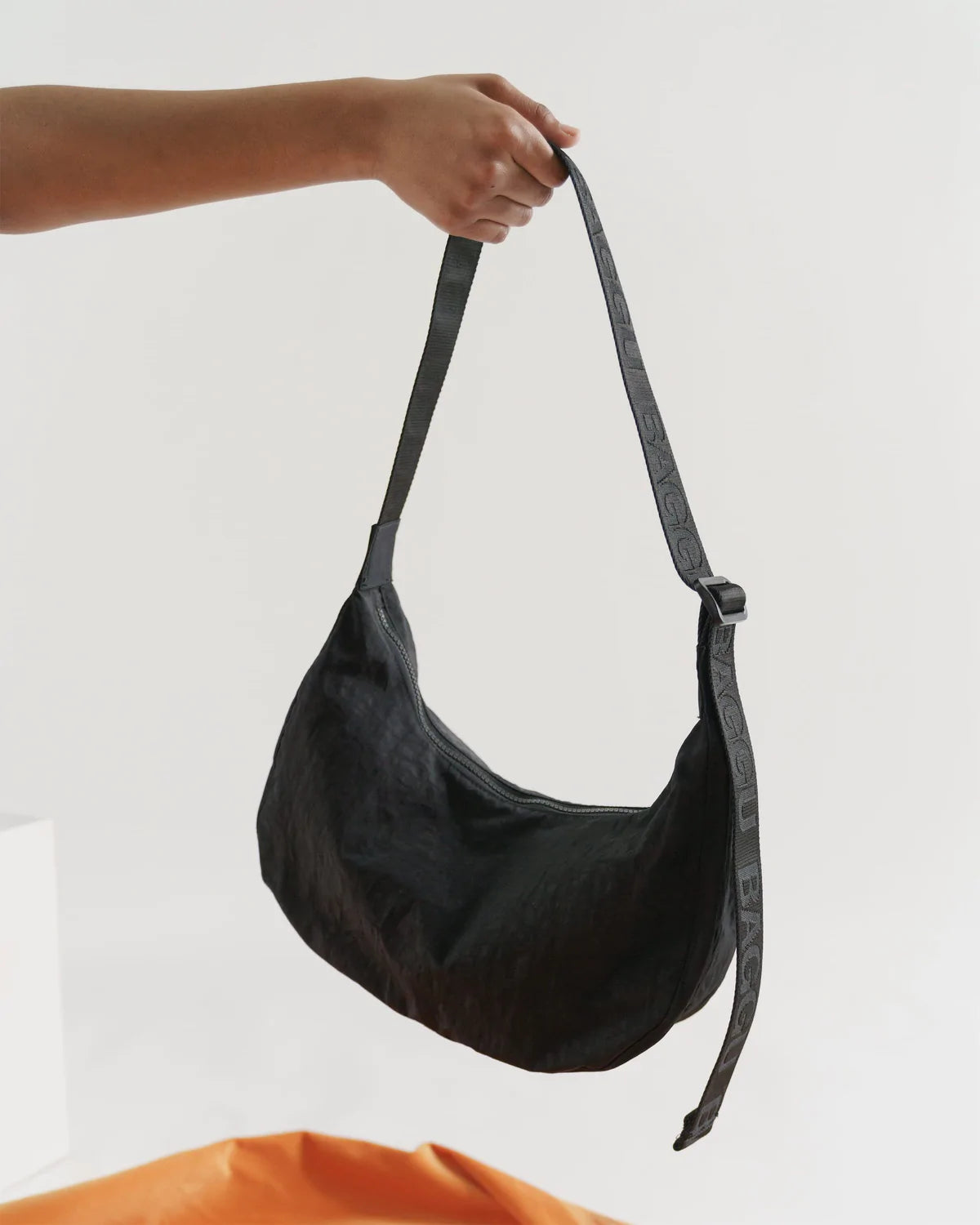 baggu crescent bag leather